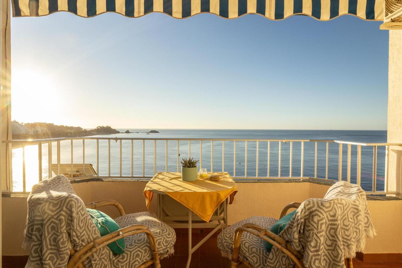 Sea-front Apartment *